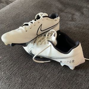 Men’s size 8 football cleats. Nike
